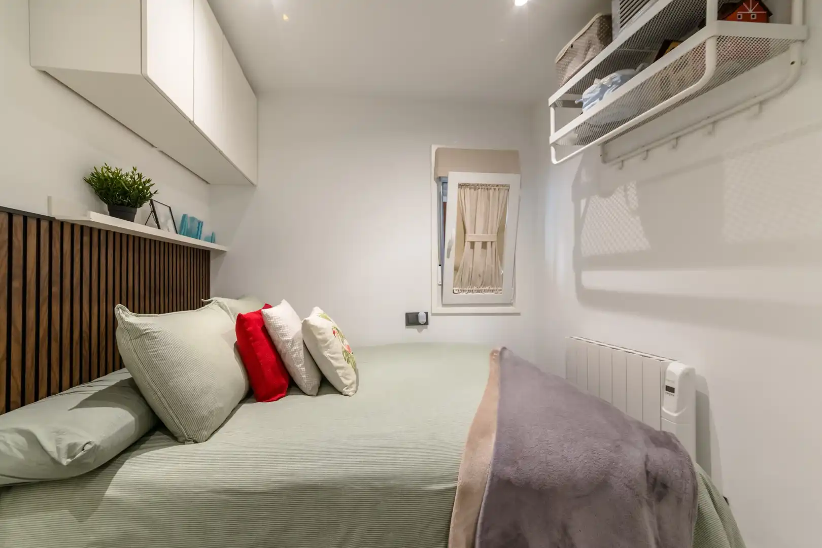 Habitación de Piso en venta en Oleiros con Calefacción, Parquet y Horno