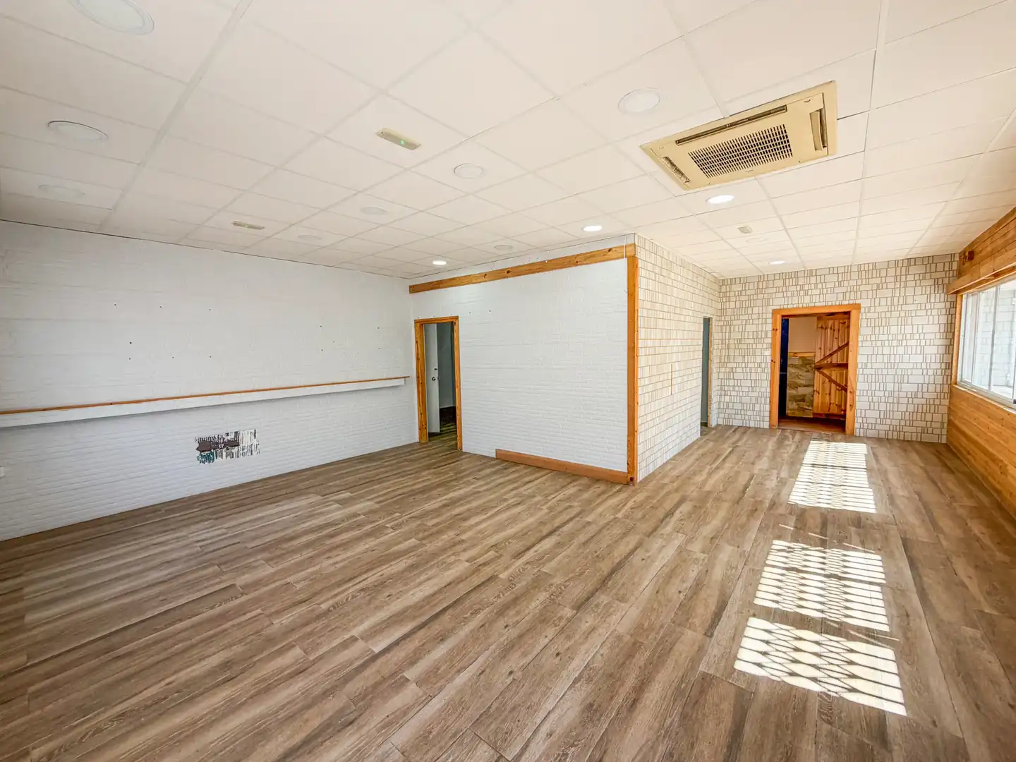 Local en venta en Los Barrios con Aire acondicionado