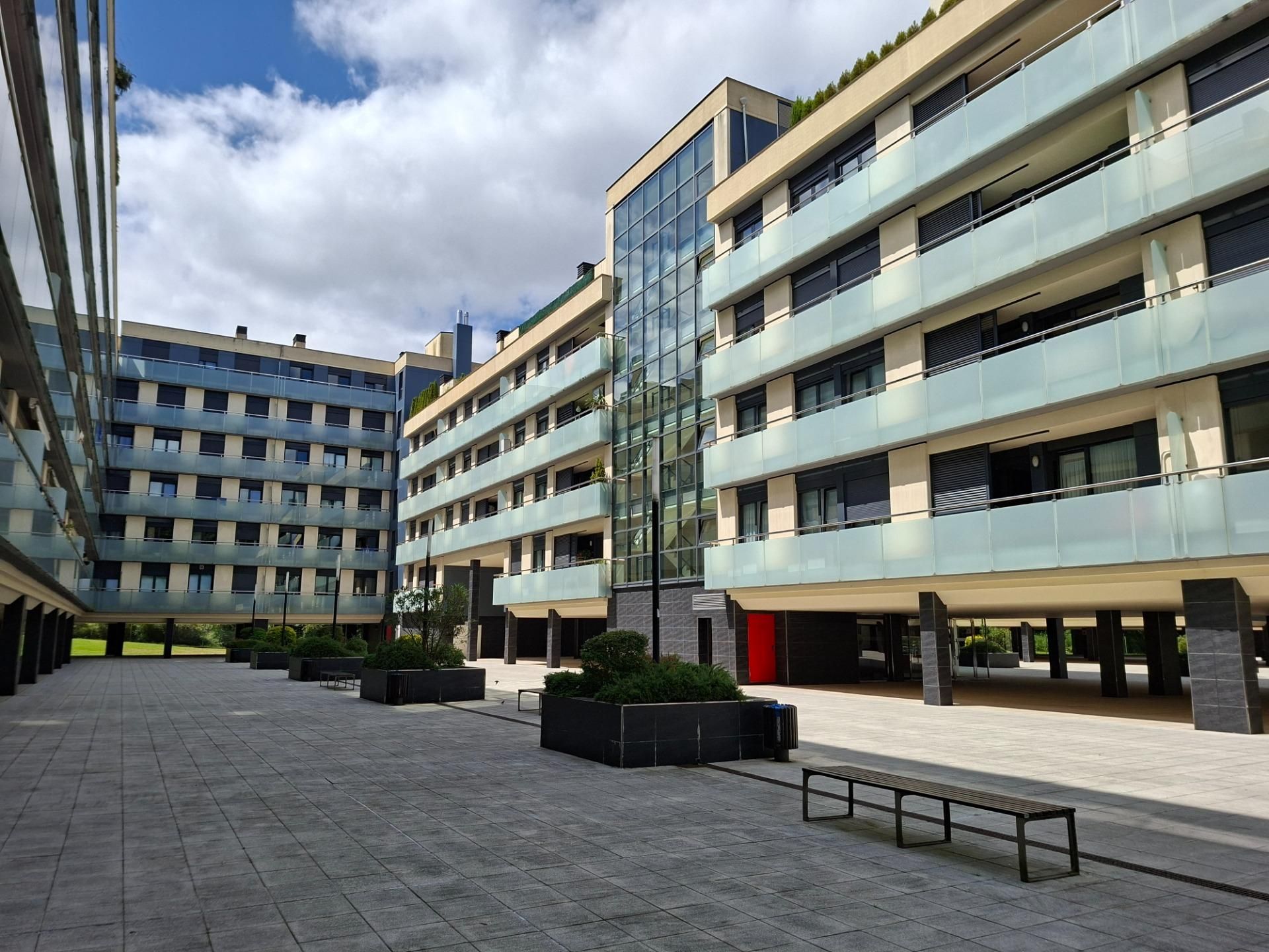 Vista exterior de Local en venda en Oviedo 