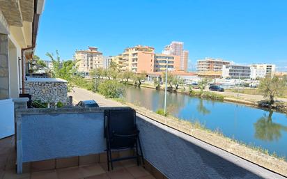 Exterior view of Single-family semi-detached for sale in Roses  with Air Conditioner and Balcony