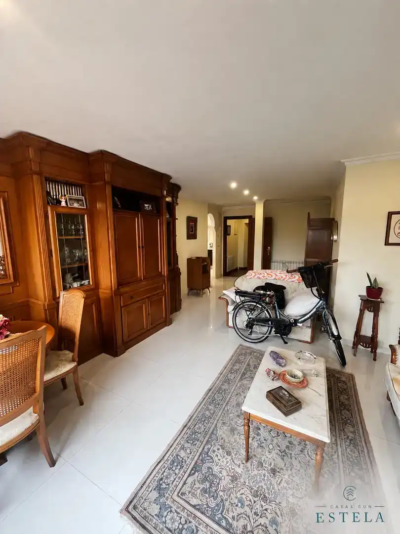 Sala d'estar de Finca rústica en venda en Santander amb Jardí privat, Parquet i Traster
