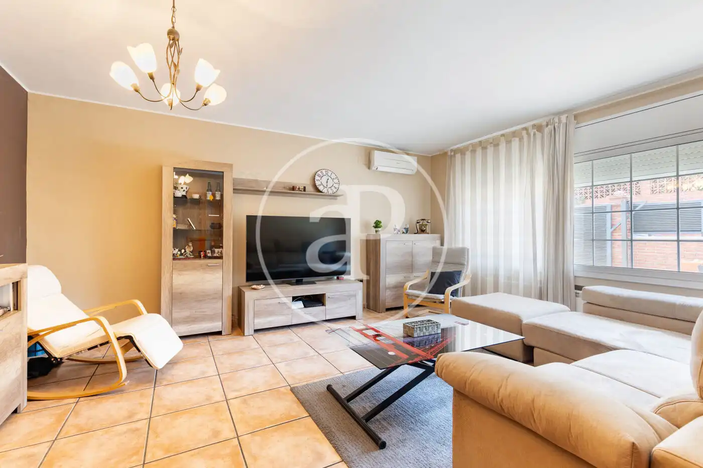 Sala de estar de Casa o chalet en venta en Terrassa con Aire acondicionado, Calefacción y Jardín privado