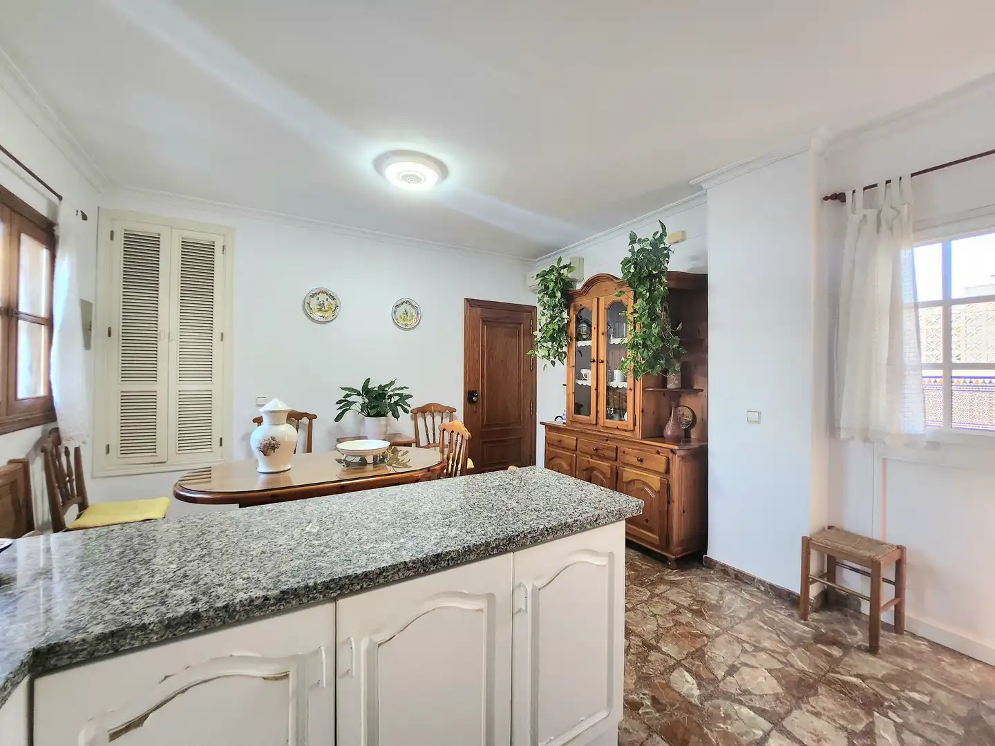 Cocina de Casa o chalet en venta en Alcalá de Guadaira con Aire acondicionado, Calefacción y Jardín privado