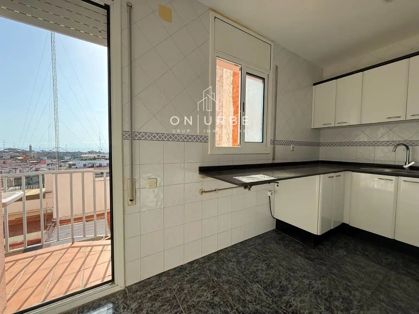 Terrasse von Maisonette zum Verkauf in Badalona mit Klimaanlage, Heizung und Terrasse