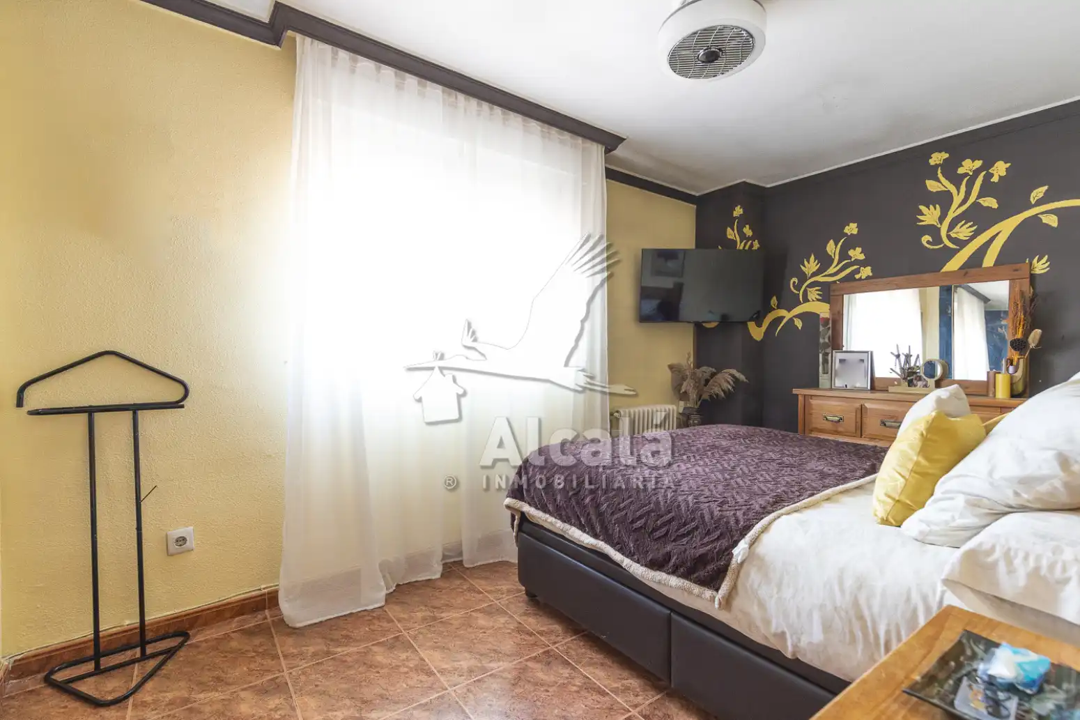 Habitación de Casa adosada en venta en Azuqueca de Henares con Aire acondicionado, Calefacción y Piscina