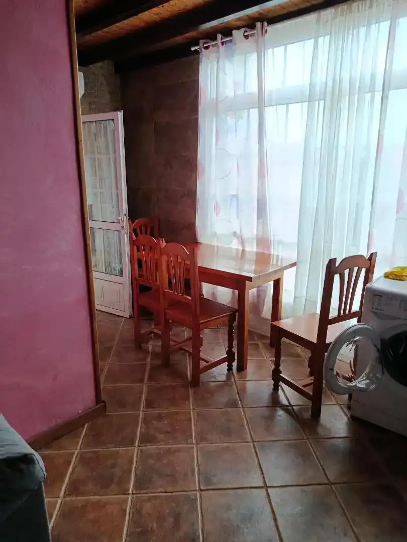 Menjador de Apartament de lloguer en Boqueixón amb Aire condicionat, Moblat i Forn