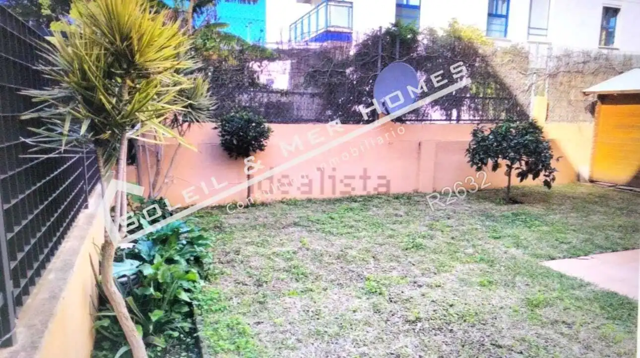 Pis amb jardí en venda a Calle de la Sandía, imagen 2