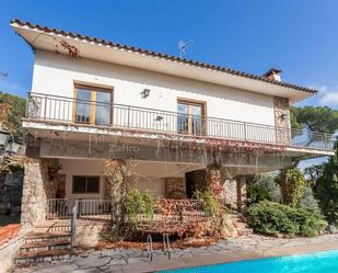 Vista exterior de Casa o xalet en venda en Lliçà de Vall amb Aire condicionat, Traster i Piscina