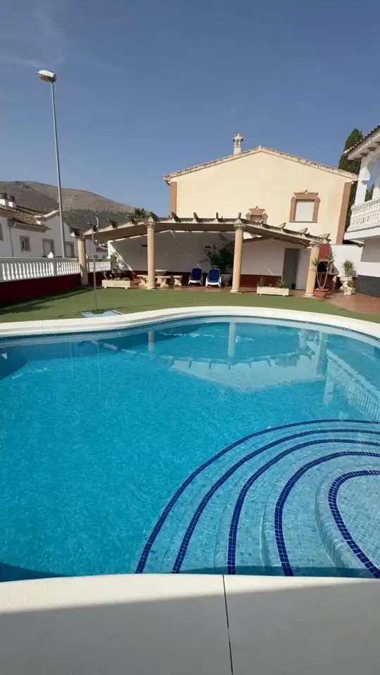 Casa amb piscina en venda a Calle Miró, imagen 5