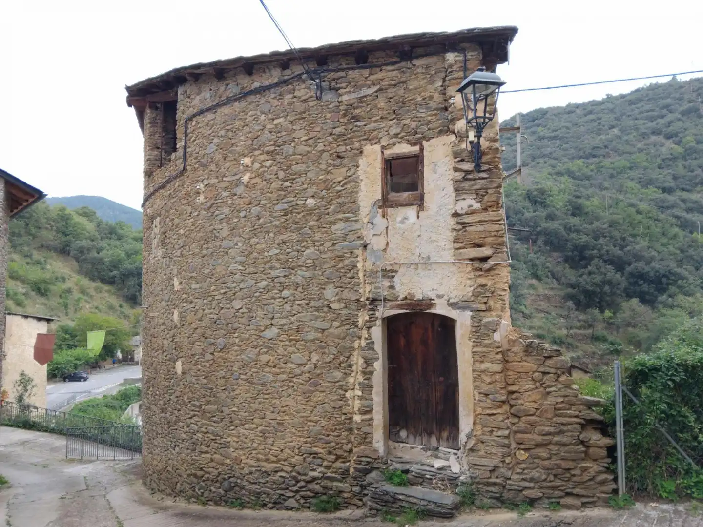 Vista exterior de Casa adosada en venta en Montferrer i Castellbò