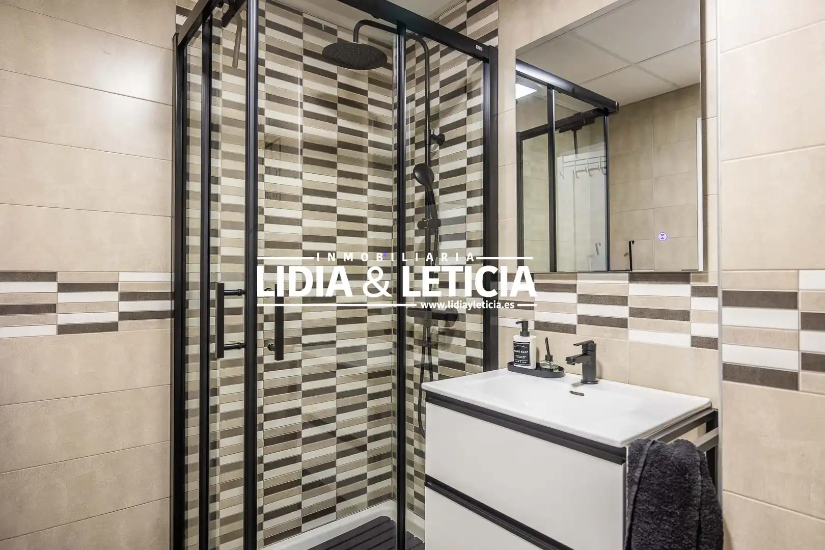 Baño de Piso en venta en Alcalá de Guadaira con Aire acondicionado, Calefacción y Parquet