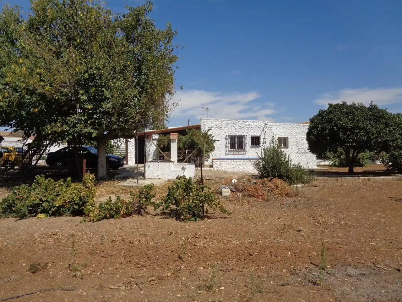 Vista exterior de Casa o xalet en venda en Chiclana de la Frontera amb Jardí privat i Piscina