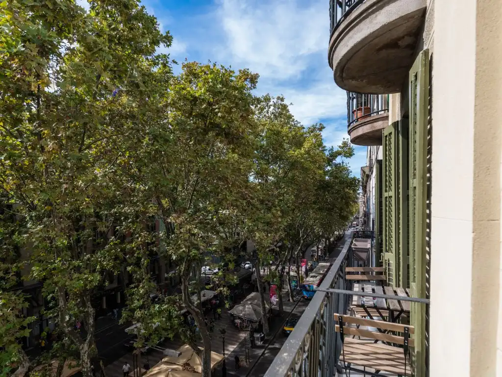 Vista exterior de Piso en venta en Barcelona