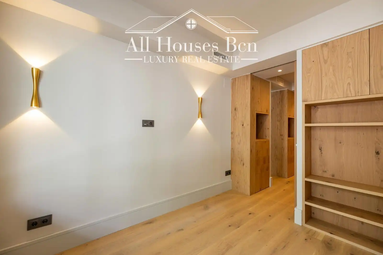 Bedroom of Flat for sale in Barcelona  with Air Conditioner, Heating and Parquet flooring