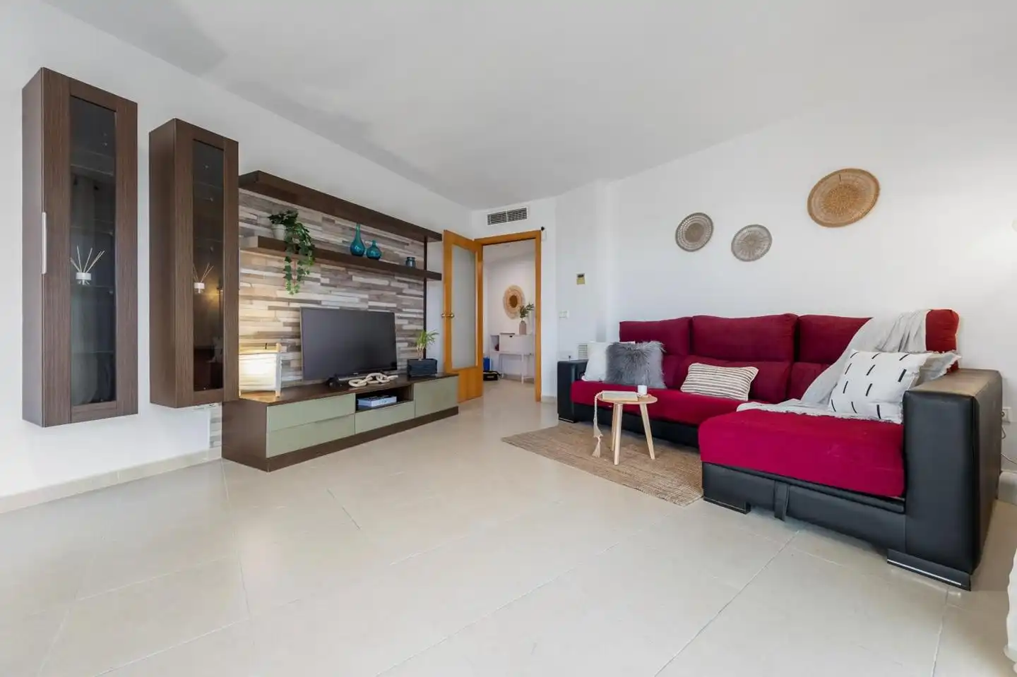 Sala de estar de Piso en venta en Cambrils con Terraza, Amueblado y Piscina comunitaria