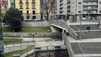 Vista exterior de Pis en venda en Bilbao  amb Calefacció