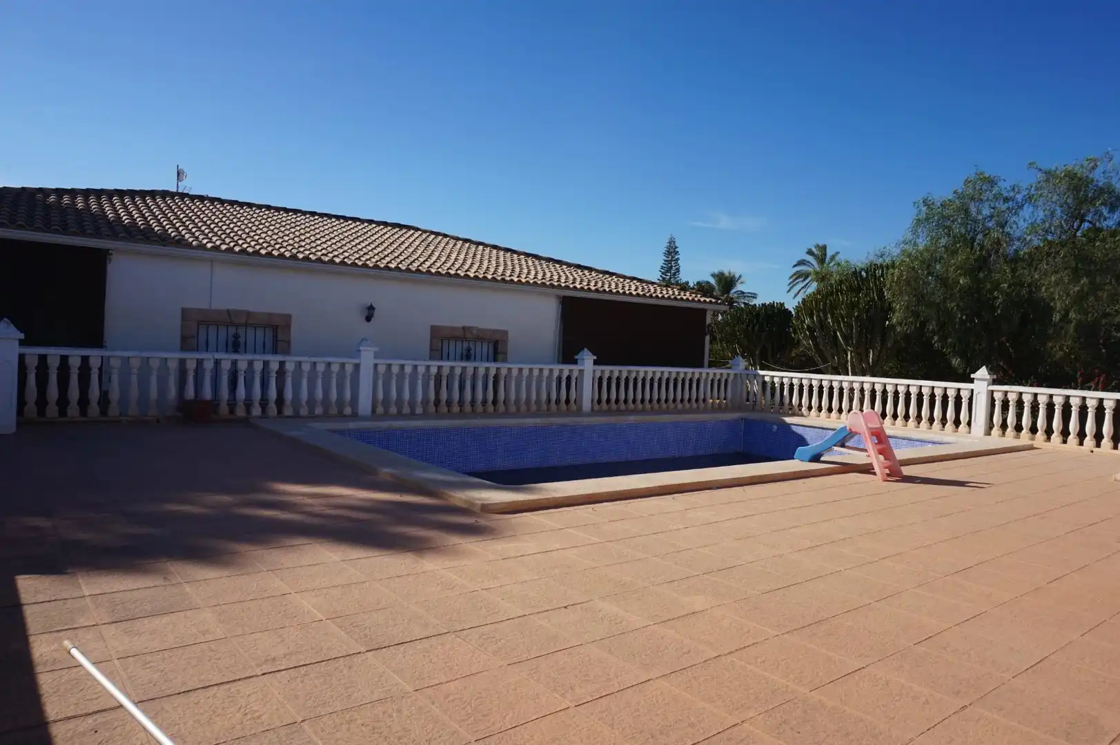 Piscina de Casa o xalet en venda en Elche / Elx amb Jardí privat, Terrassa i Traster