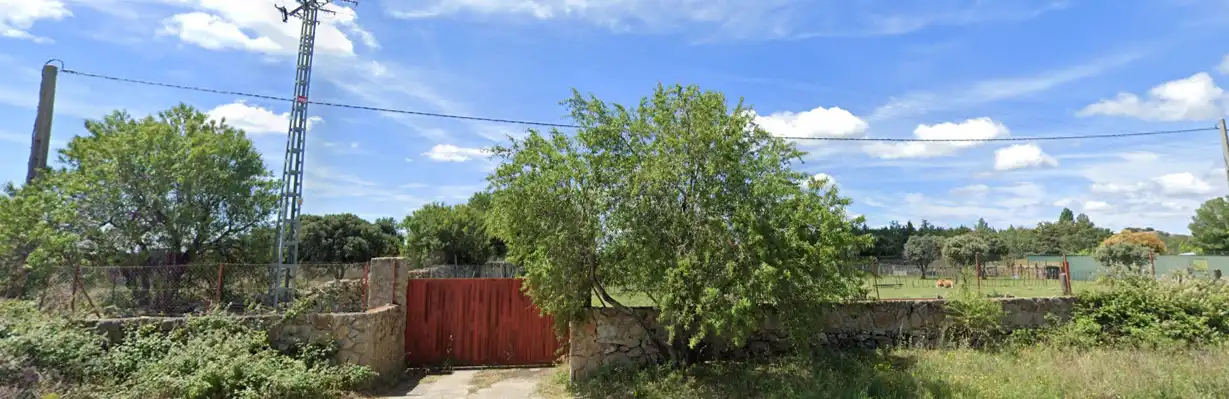 Terreno industrial en venta en Zarzalejo