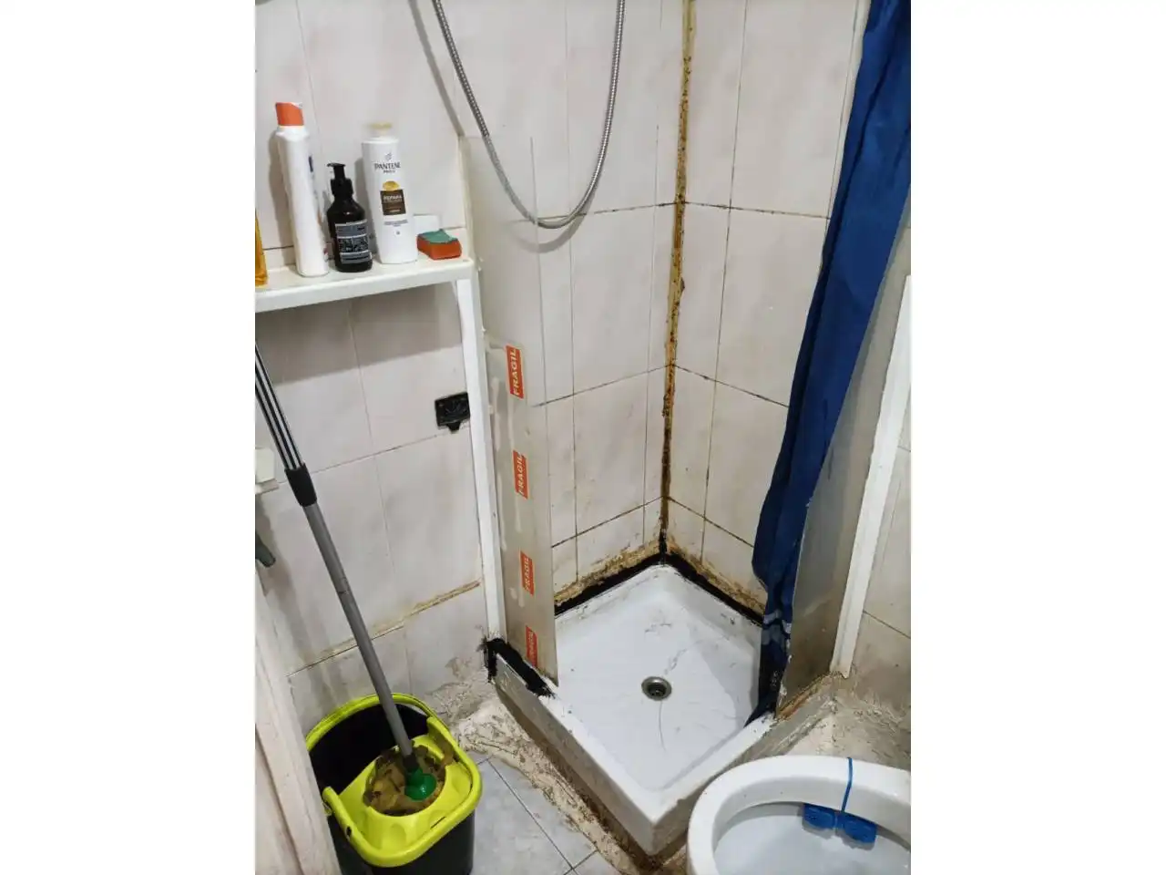 Badezimmer von Gebäude zur Miete in Lleida