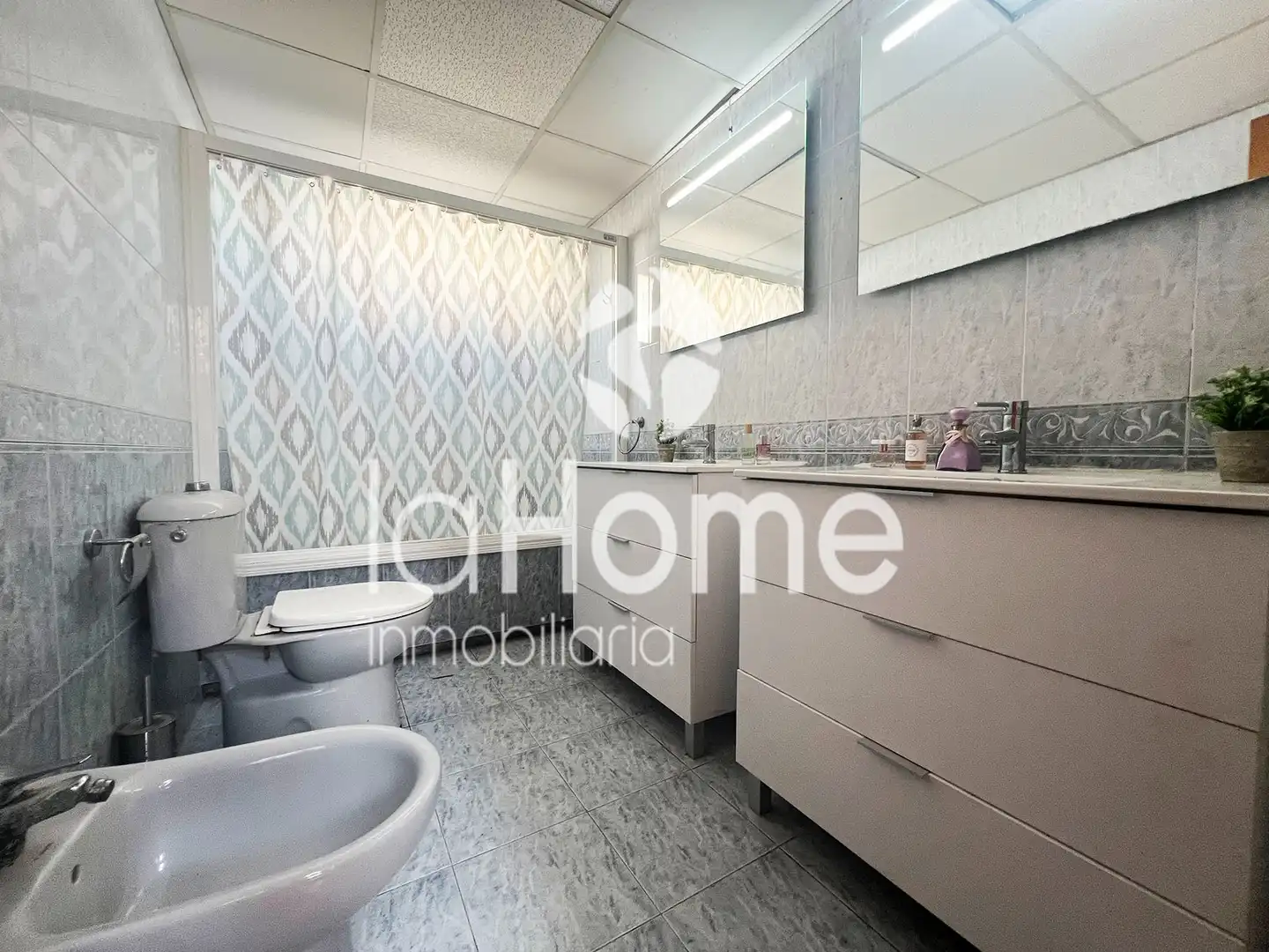 Bathroom of Houses for sale in L'Eliana  with Air Conditioner, Heating and Private garden