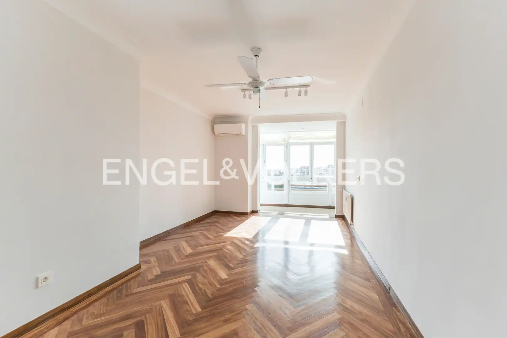 Sala d'estar de Pis de lloguer en  Madrid Capital amb Calefacció