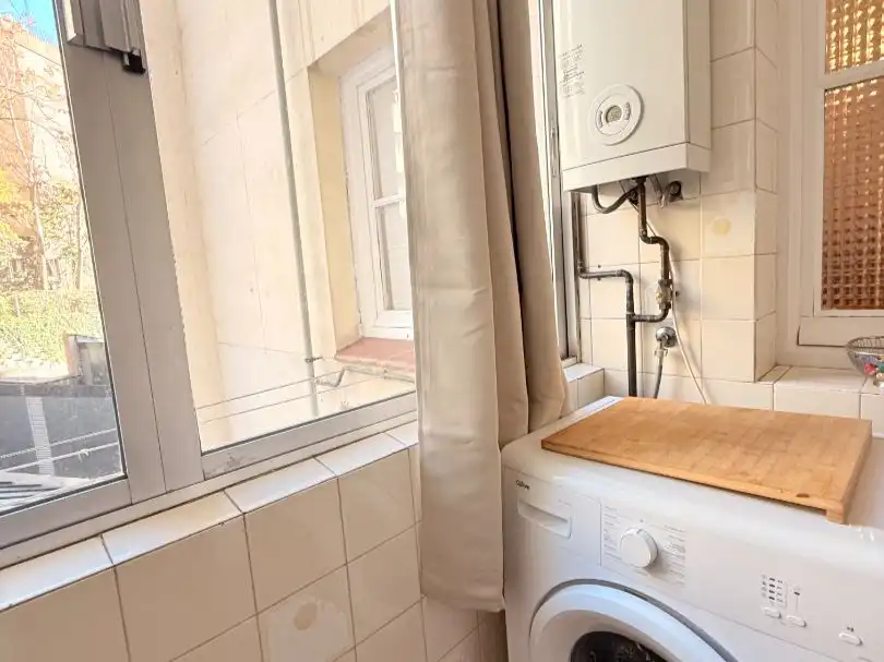 Bathroom of Flat for sale in  Madrid Capital  with Air Conditioner, Terrace and Balcony