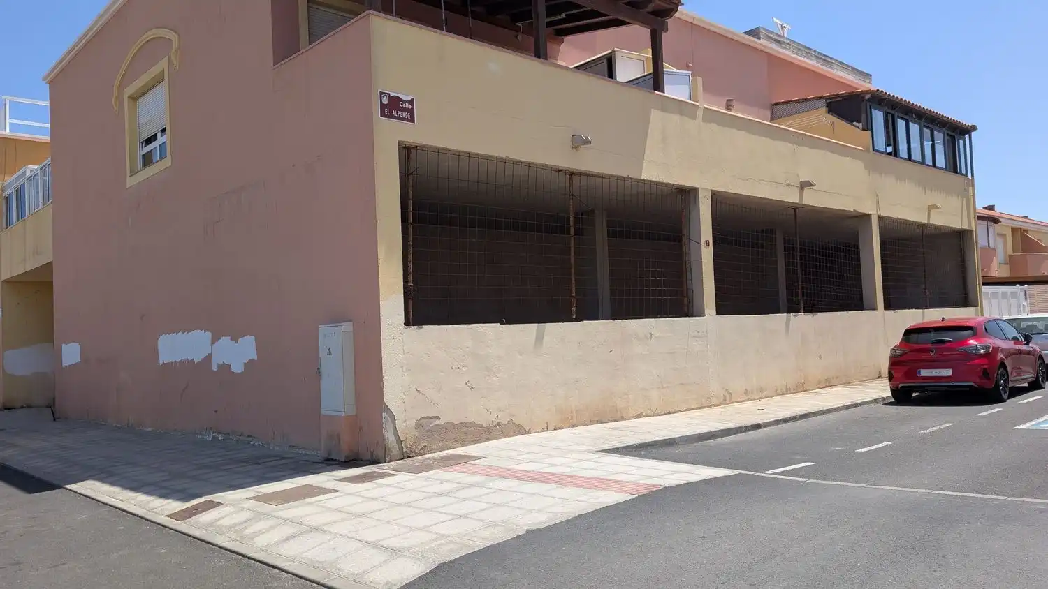 Vista exterior de Local en venta en Puerto del Rosario