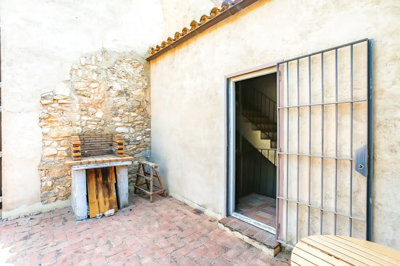 Country homes for sale in Albinyana