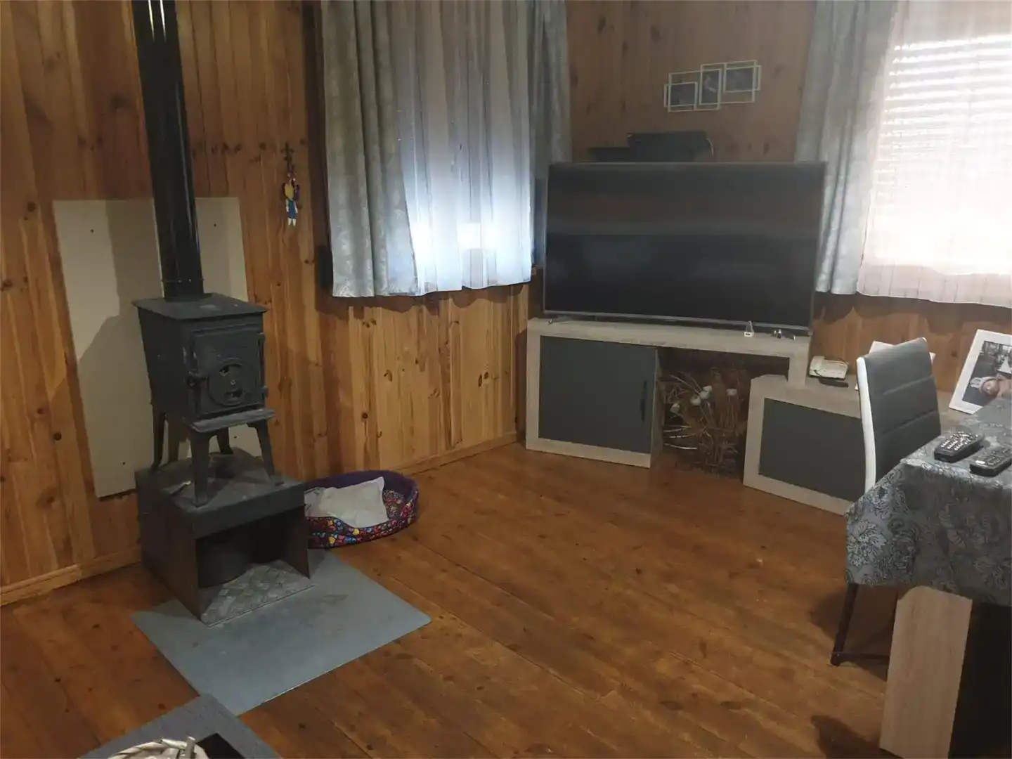 Sala d'estar de Casa o xalet en venda en Frumales amb Aire condicionat i Parquet