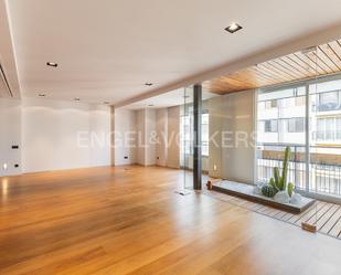 Living room of Apartment for sale in  Valencia Capital  with Air Conditioner, Heating and Balcony