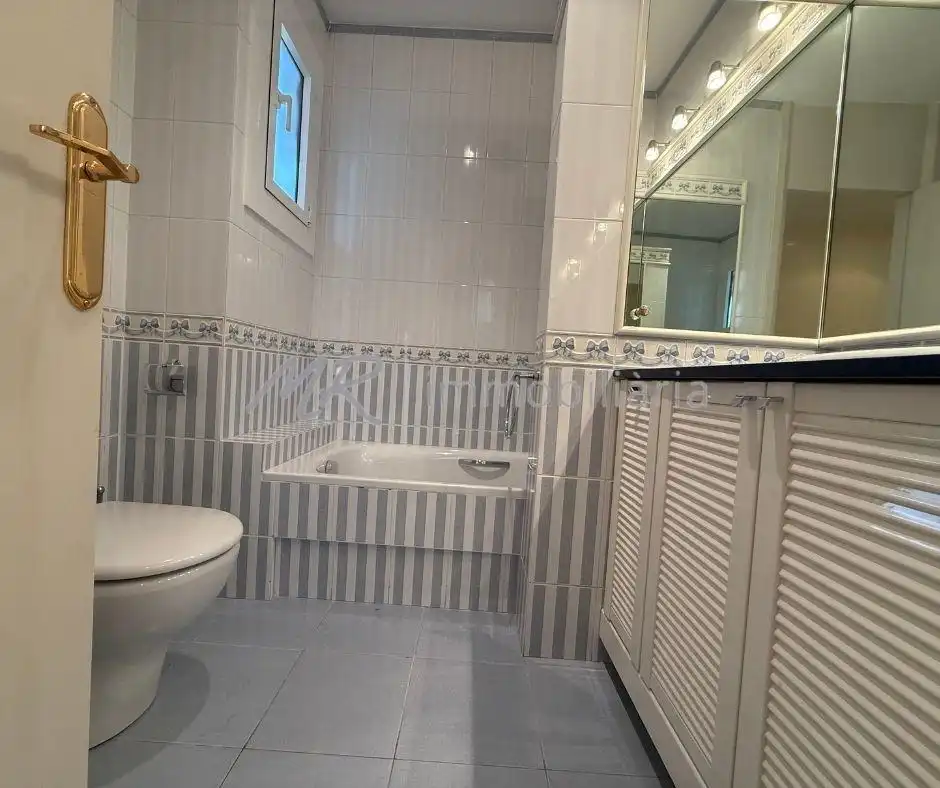 Baño de Piso en venta en Granollers con Calefacción, Trastero y Amueblado