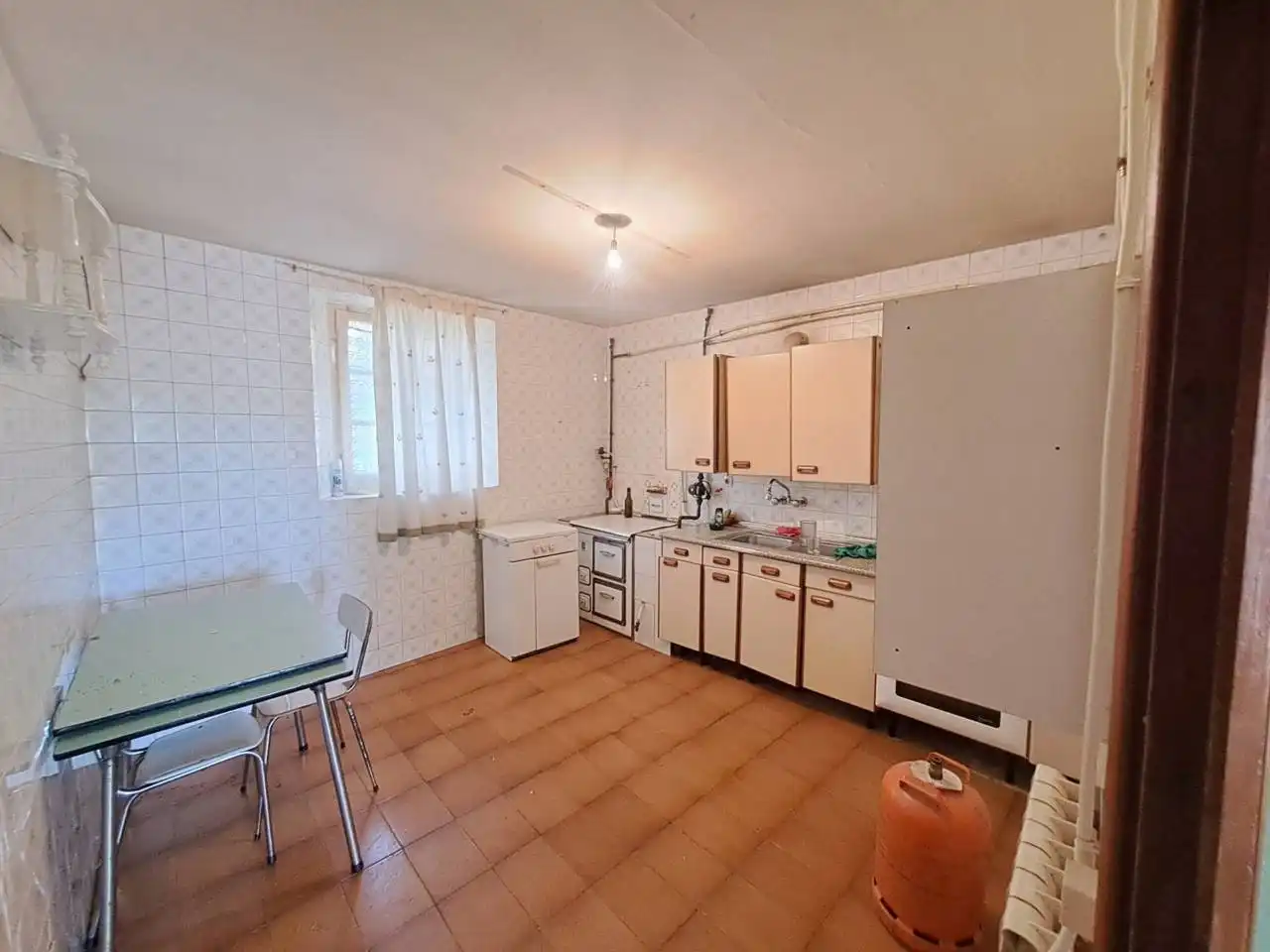 Kitchen of Houses for sale in Las Quintanillas