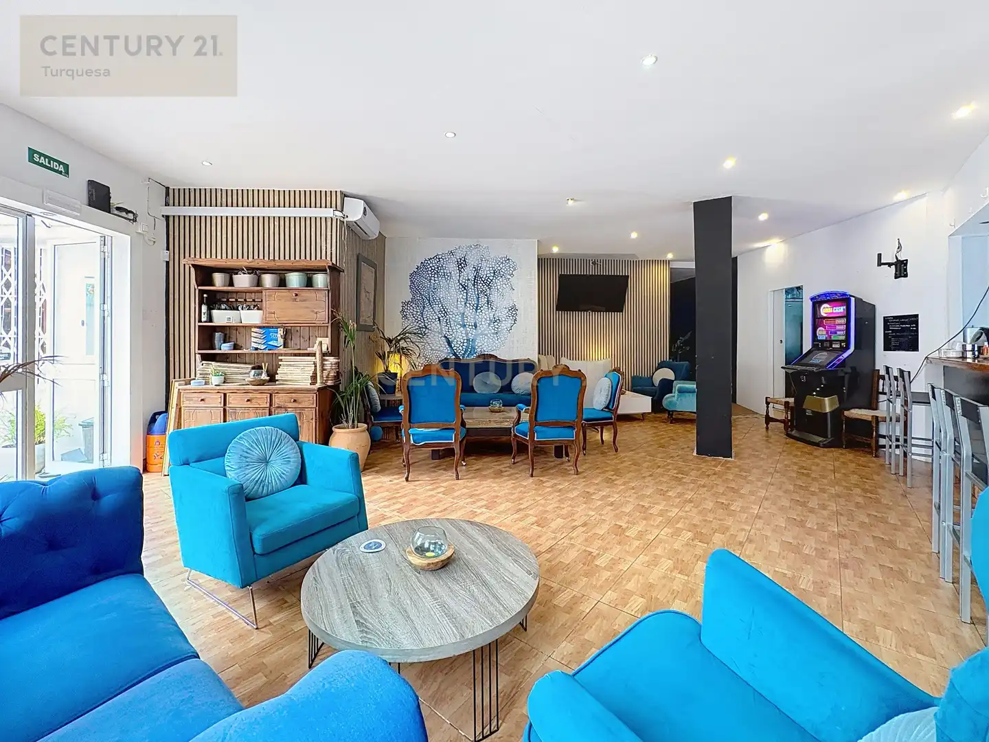 Living room of Commercial properties for transfer in Benalmádena  with Air Conditioner