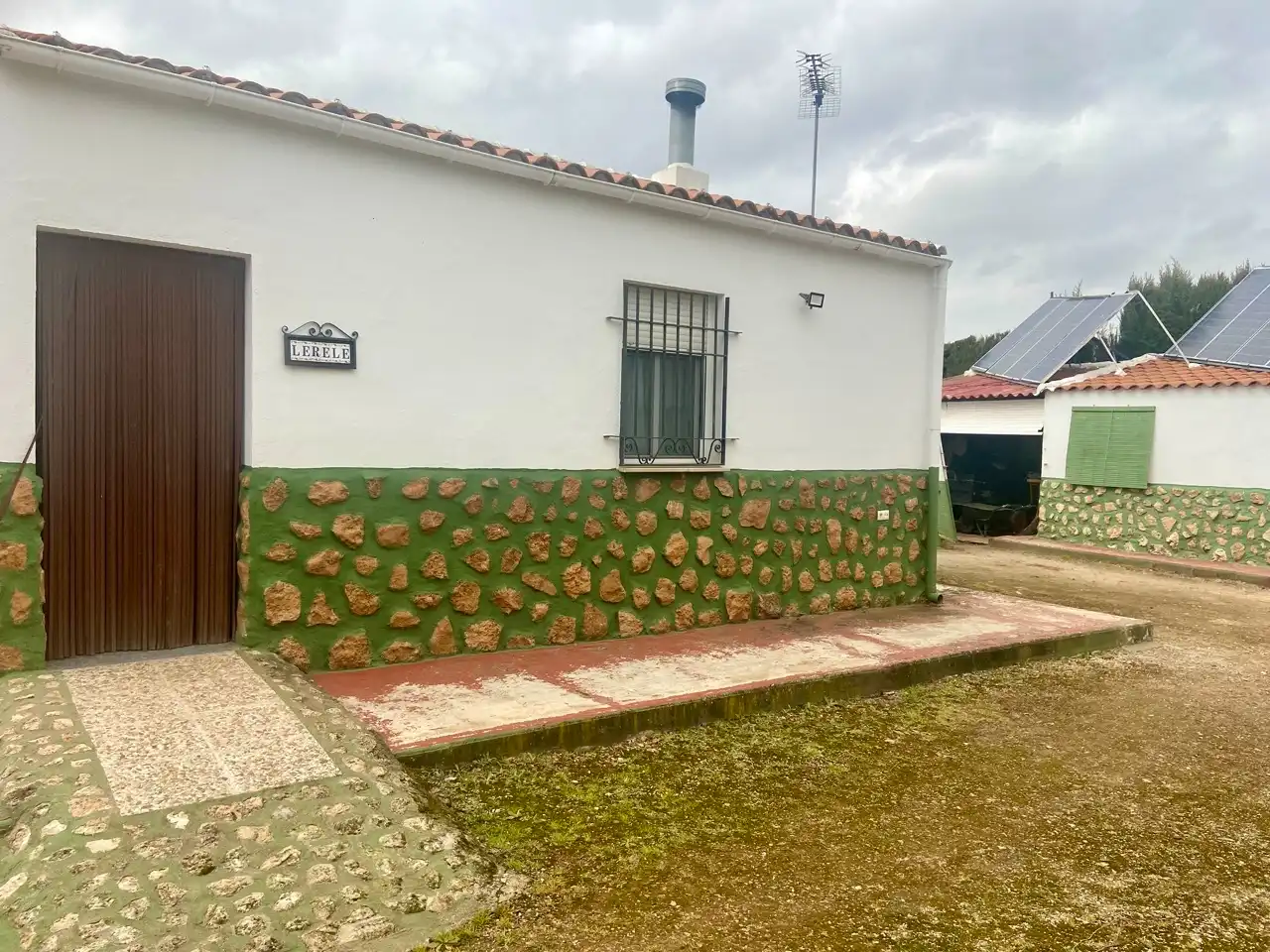 Vista exterior de Casa o xalet en venda en Ciudad Real amb Calefacció, Jardí privat i Traster