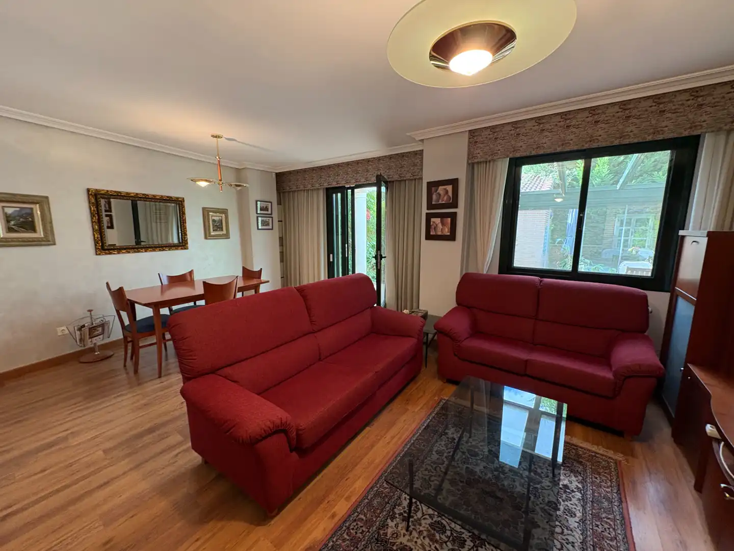 Sala de estar de Casa adosada en venta en Simancas con Aire acondicionado, Calefacción y Jardín privado