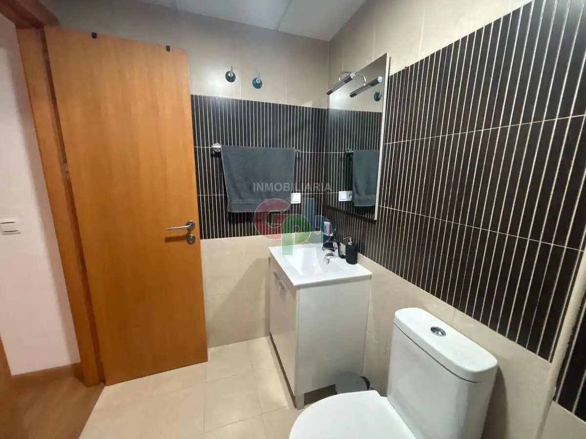 Bathroom of Flat for sale in Vícar  with Community pool