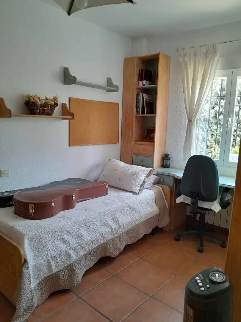 Habitación de Casa o chalet en venta en Cobisa con Calefacción, Jardín privado y Amueblado