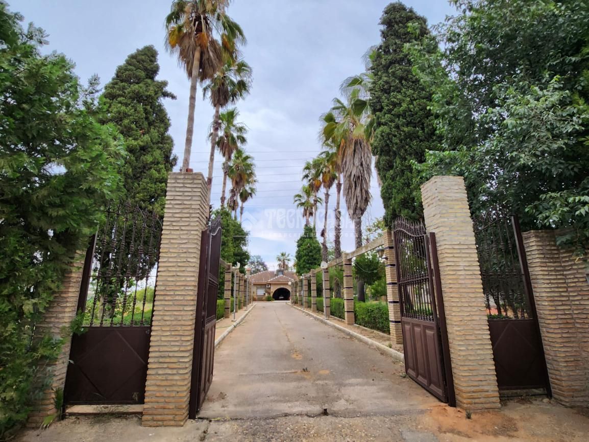 Country house for sale in Oromana