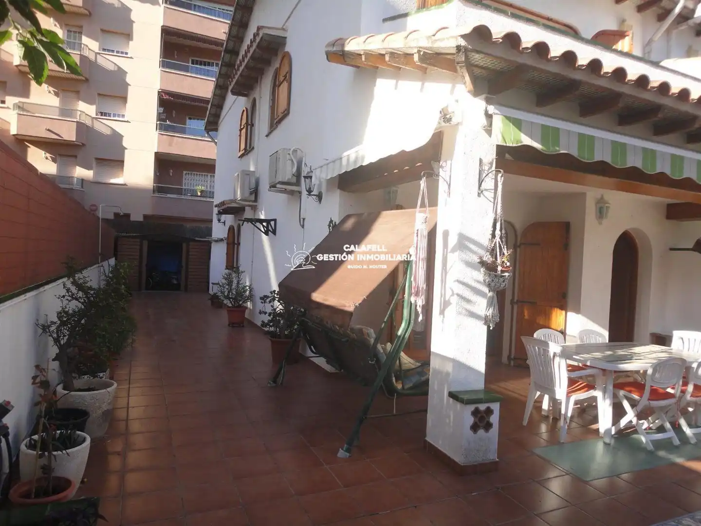Casa adosada en venda a JOSEP PLA, L'Estany