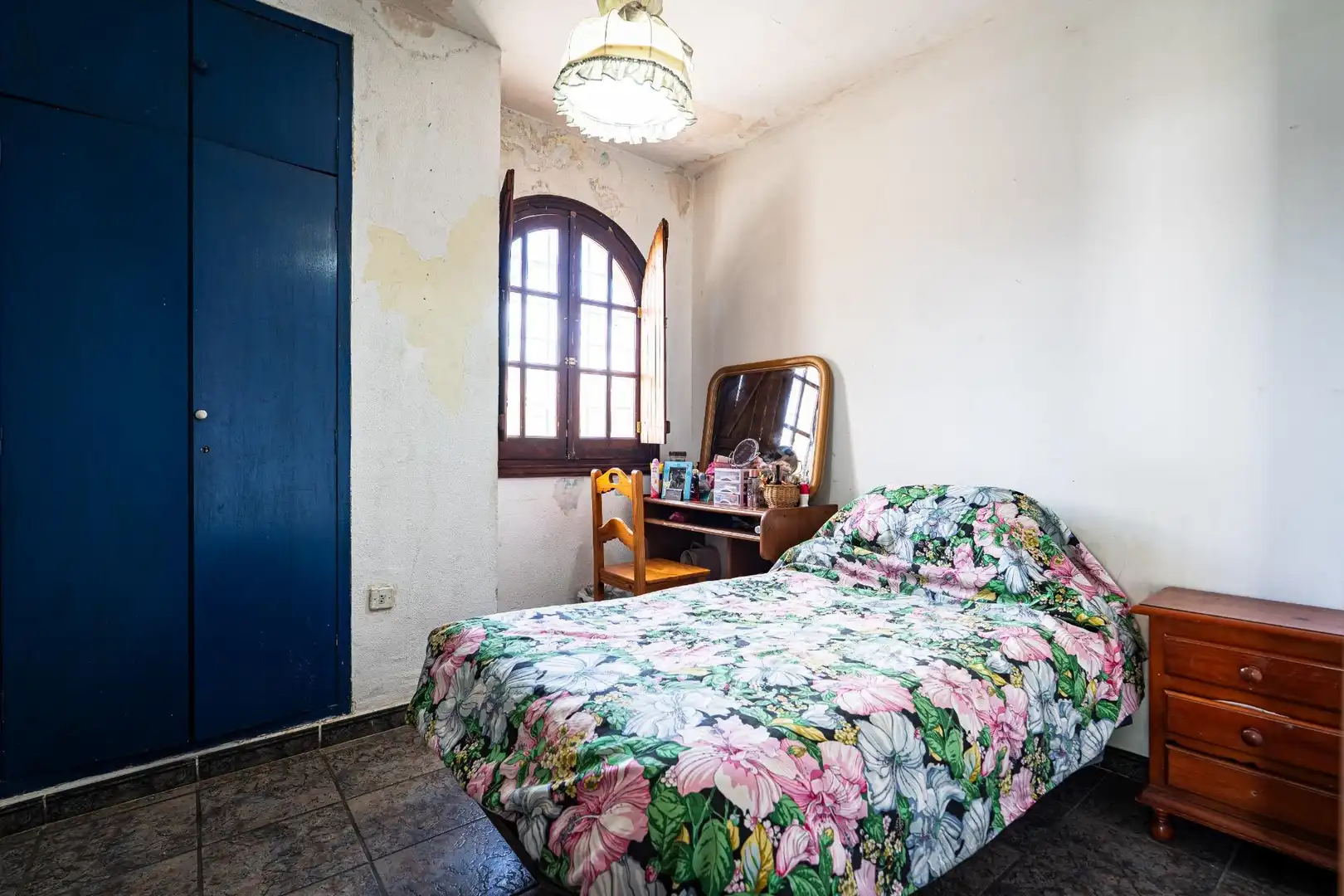 Dormitori de Casa o xalet en venda en Tomares amb Jardí privat, Terrassa i Traster