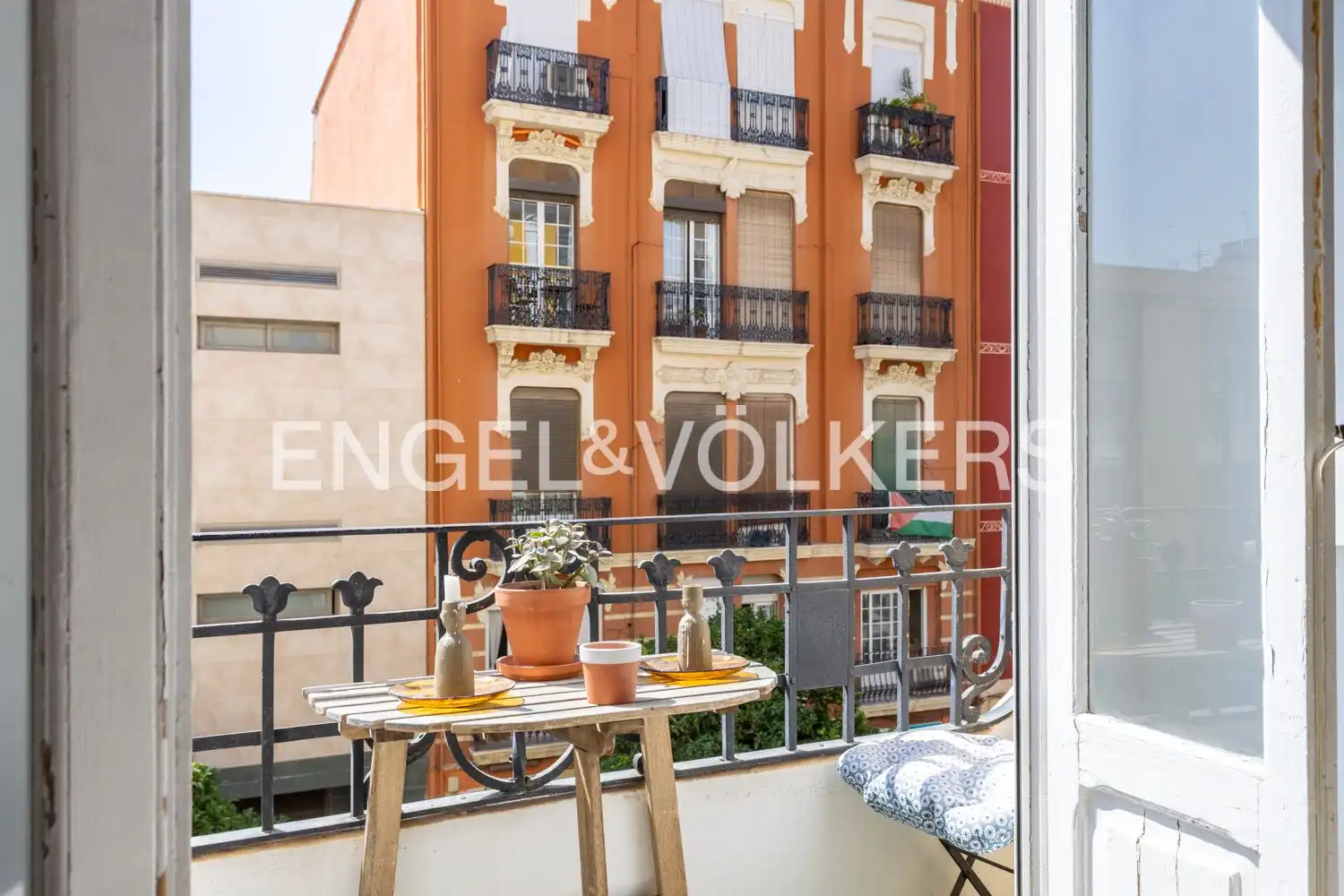 Terrassa de Pis de lloguer en Valencia amb Aire condicionat, Calefacció i Moblat