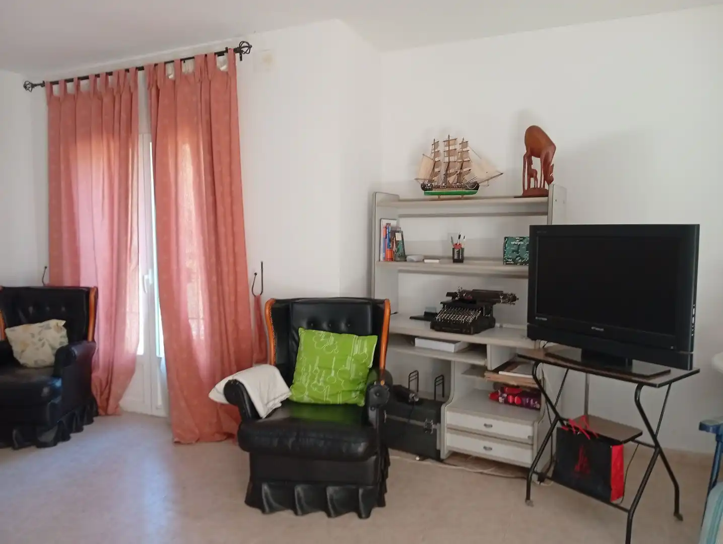 Living room of Houses for sale in Talaveruela de la Vera  with Private garden