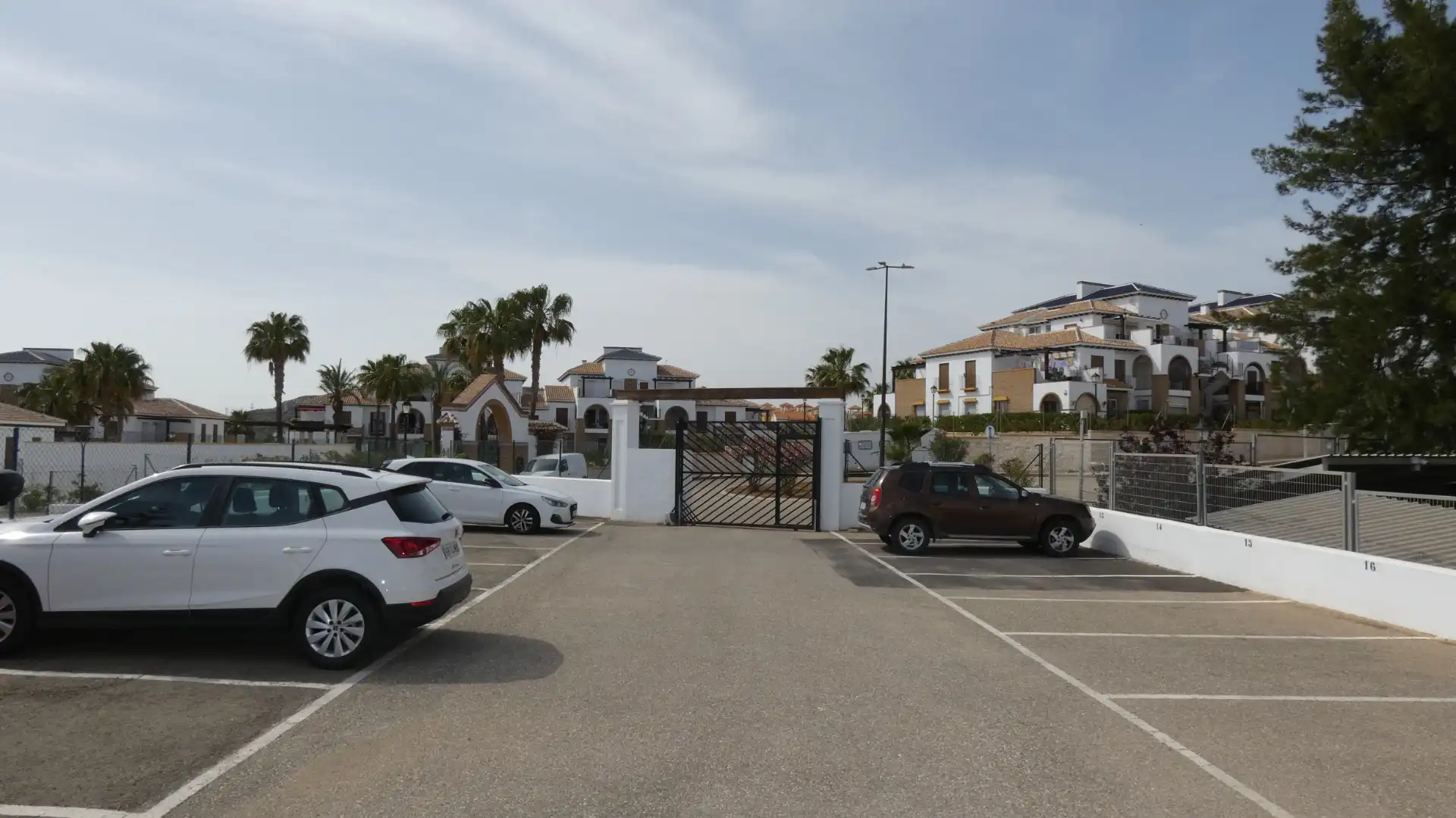 Parkplatz von Wohnungen zum Verkauf in Vera mit Klimaanlage, Heizung und Privatgarten
