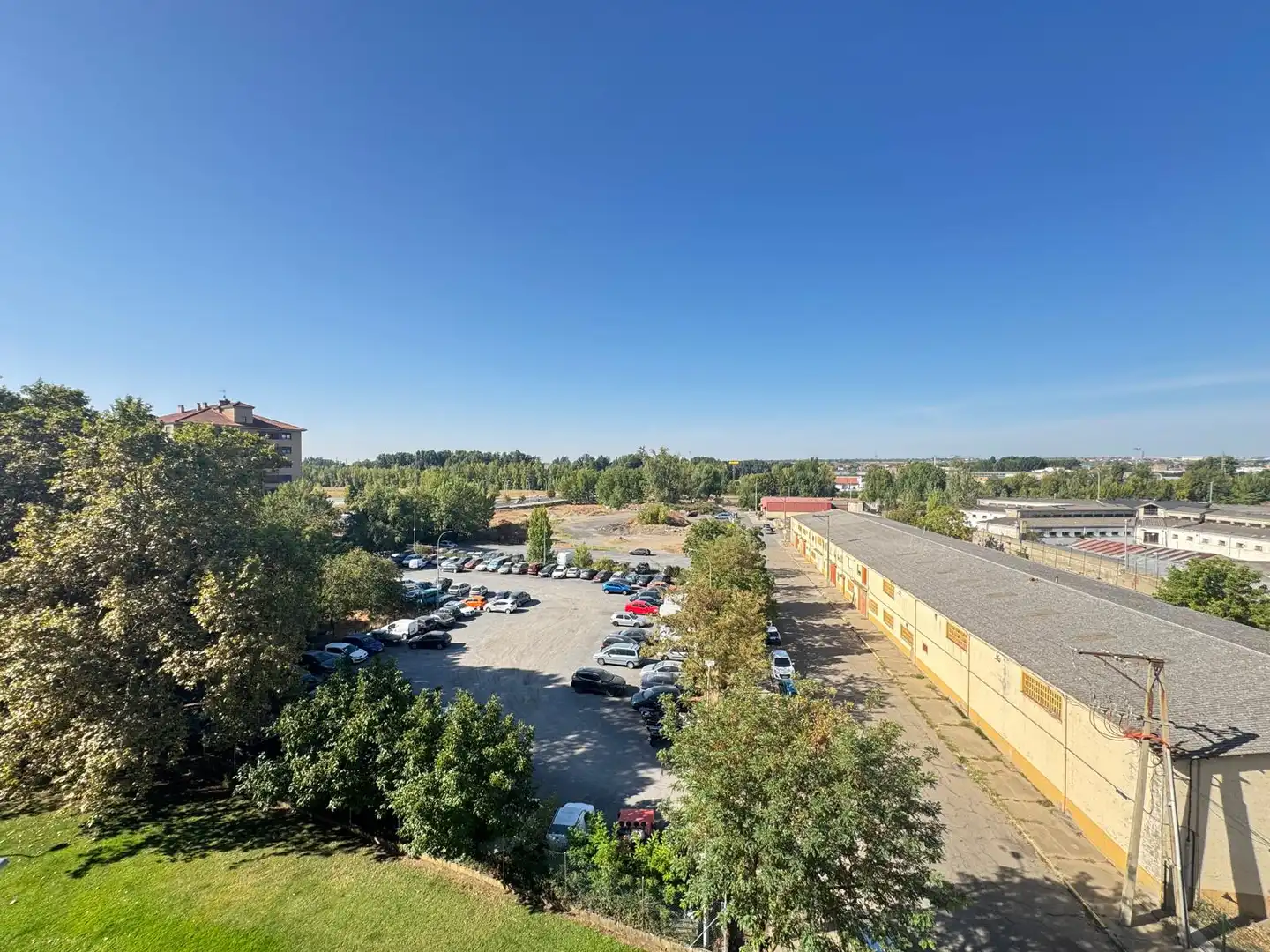 Aparcament de Pis en venda en León Capital  amb Calefacció, Terrassa i Traster