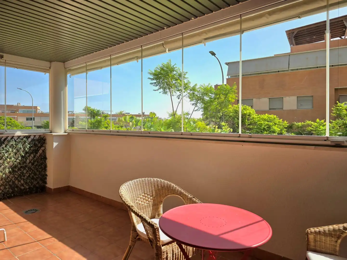 Terraza de Apartamento de alquiler en Torremolinos con Aire acondicionado, Calefacción y Jardín privado