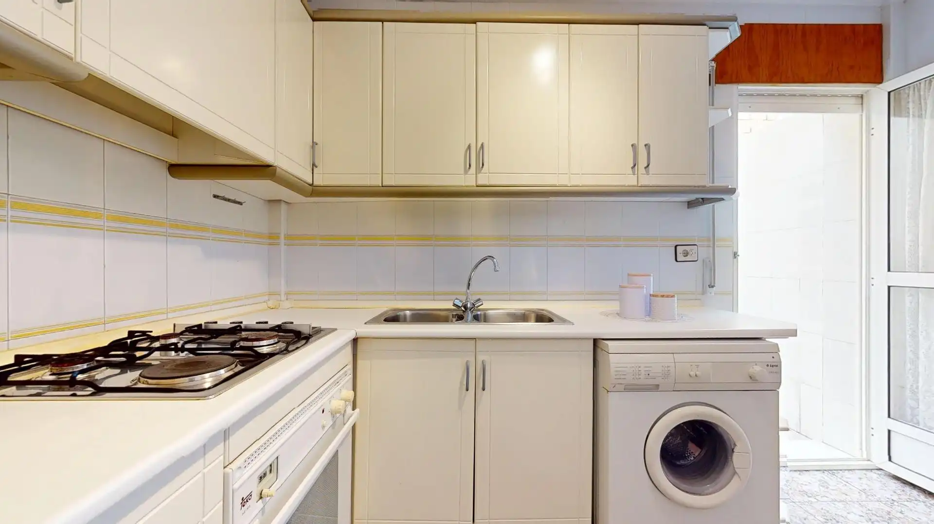 Cocina de Casa adosada en venta en San Pedro del Pinatar con Terraza, Amueblado y Balcón
