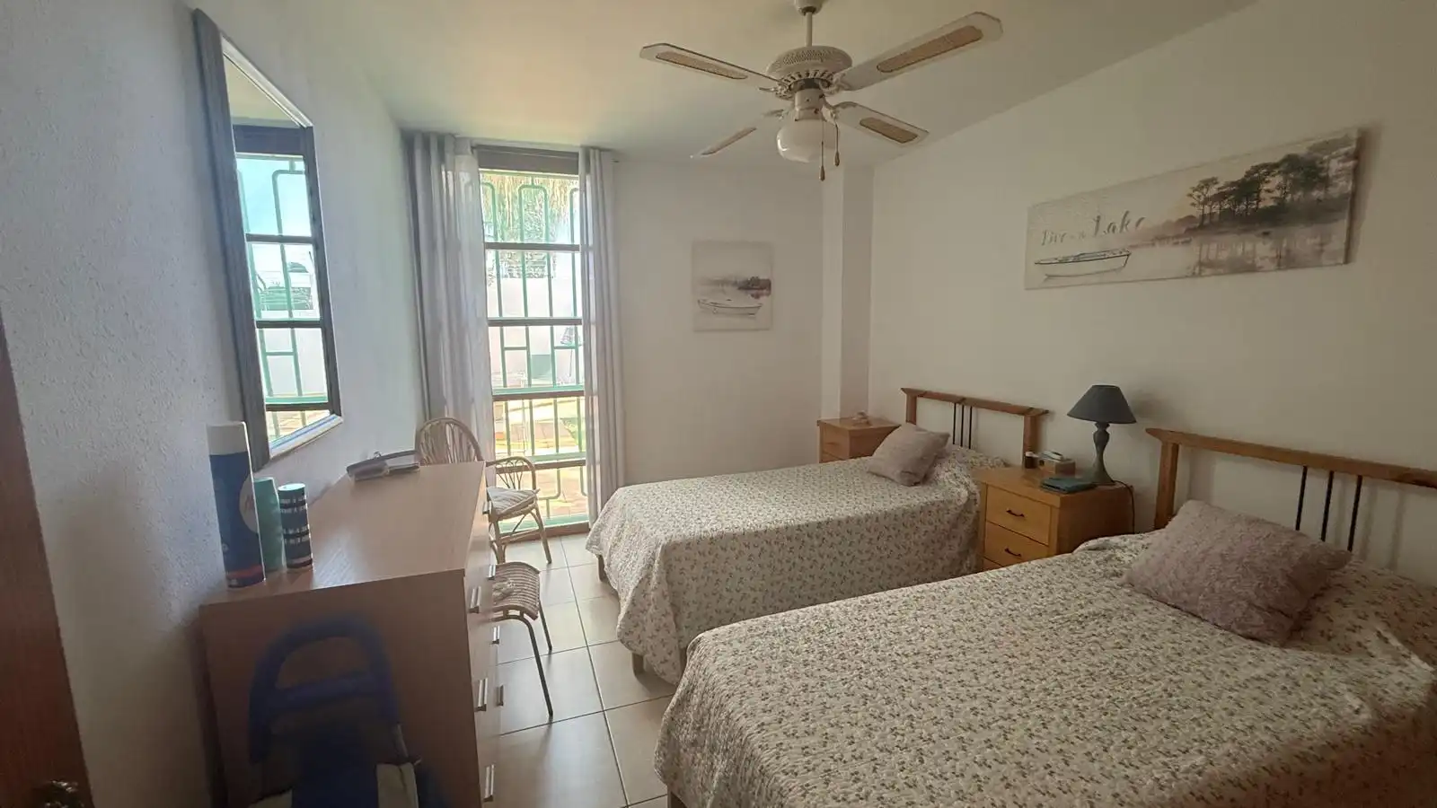 Schlafzimmer von Erdgeschoss zum Verkauf in Arona mit Privatgarten, Terrasse und Abstellraum