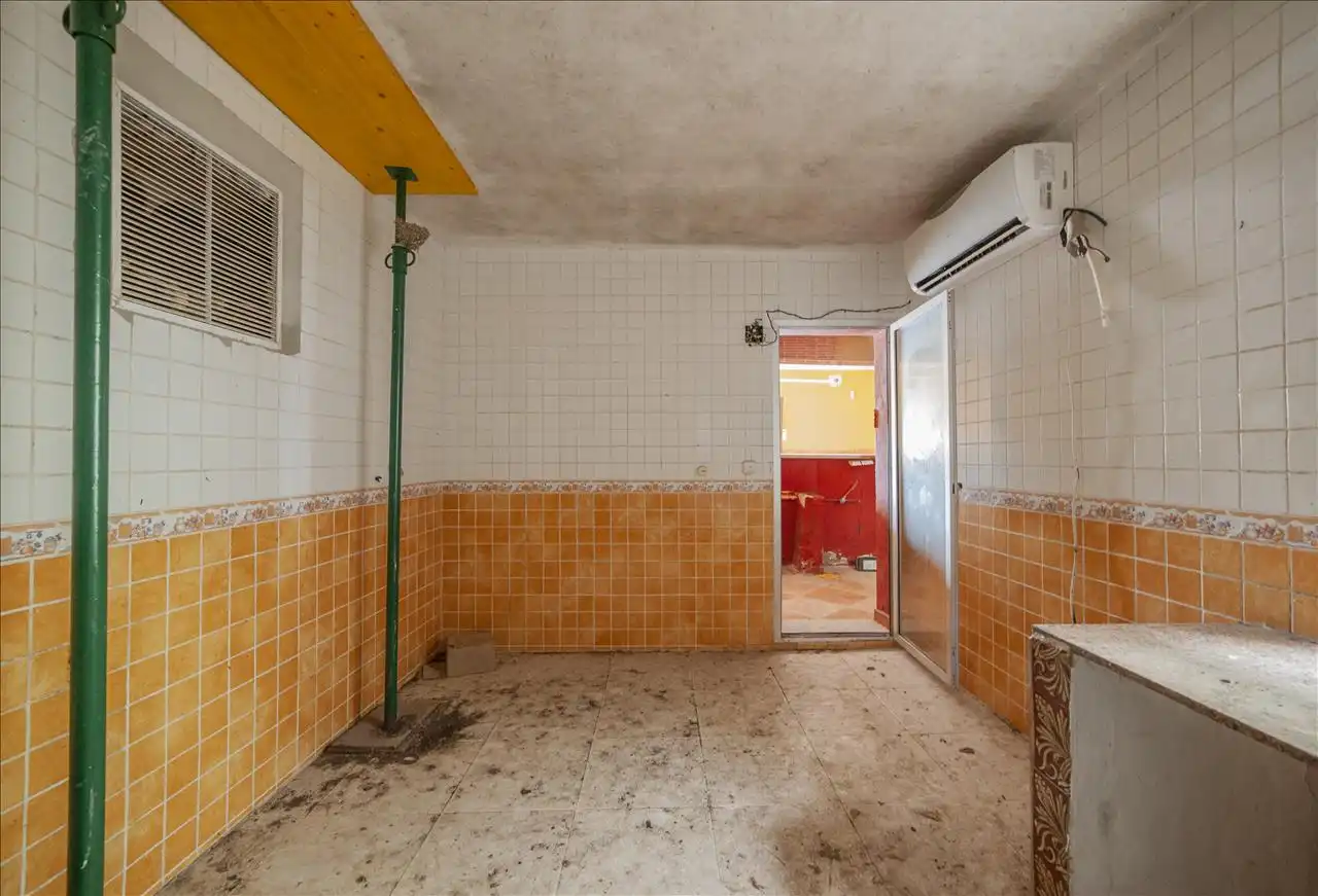 Casa adosada en venta en Lora del Río con Trastero