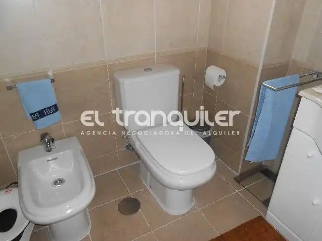 Baño de Piso de alquiler en Madrid con Aire acondicionado, Terraza y Trastero