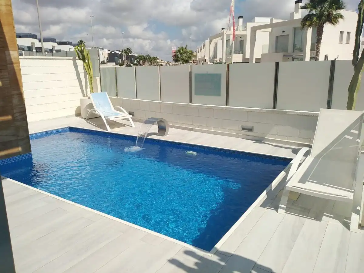 Piscina de Casa o xalet en venda en Orihuela amb Aire condicionat, Terrassa i Piscina